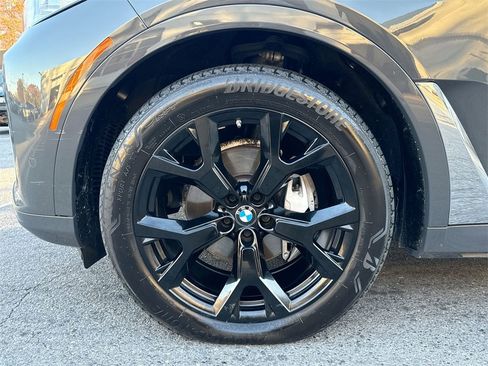 Used 2021 BMW X7 xDrive40i w/ Executive Package image 19