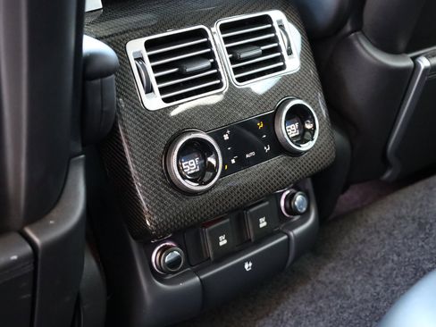 Used 2020 Land Rover Range Rover SV Autobiography Dynamic image 16