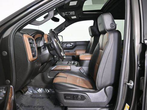 Used 2021 Chevrolet Silverado 1500 High Country w/ Technology Package image 24