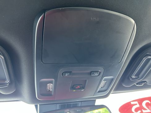 Used 2025 Toyota Camry SE FWD image 34