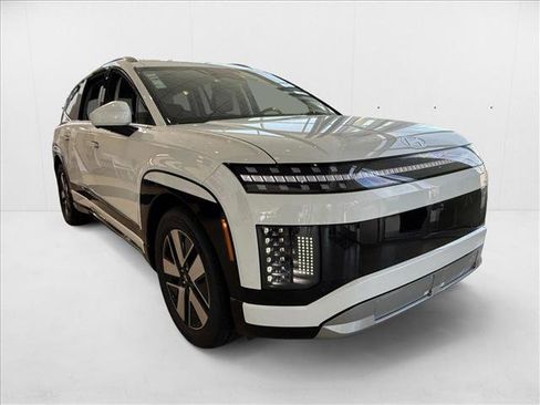 New 2026 Hyundai Ioniq 9 SEL image 3