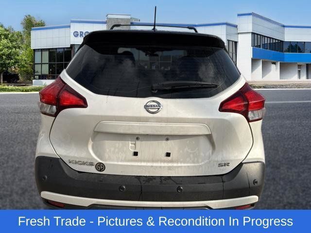 Used 2020 Nissan Kicks SR FWD image 4