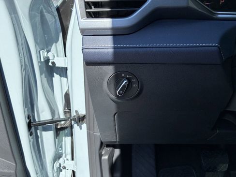 New 2026 Volkswagen Taos SEL image 20