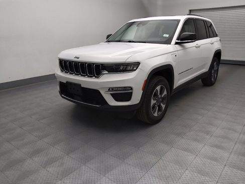 Used 2022 Jeep Grand Cherokee Limited 4xe w/ Luxury Tech Group II AWD/4WD image 15