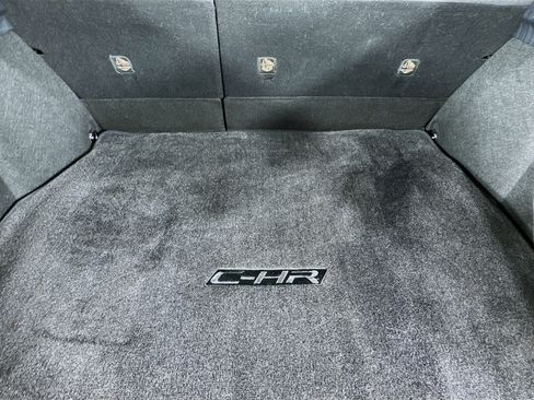 Used 2019 Toyota C-HR LE FWD image 33