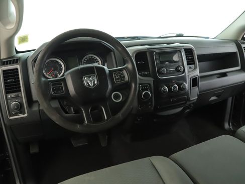 Used 2017 RAM 1500 Express AWD/4WD image 2