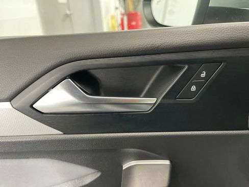 Used 2026 Volkswagen Jetta SE FWD image 26
