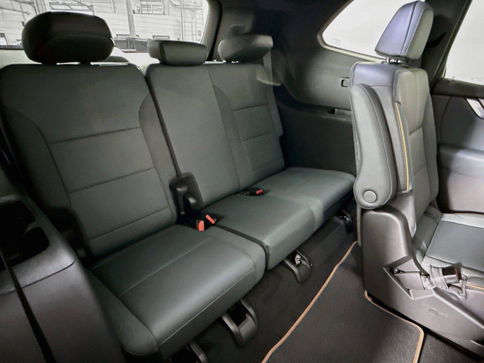 New 2027 GMC Acadia AT4 w/ LPO, Floor Liner Package AWD/4WD image 21