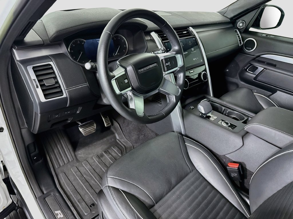 Used 2023 Land Rover Discovery HSE R-Dynamic AWD/4WD image 9