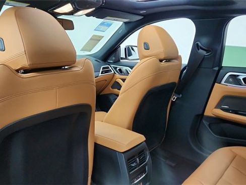 Used 2025 BMW i4 eDrive40 image 31