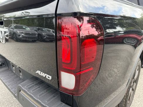 Used 2017 Honda Ridgeline Black Edition image 11