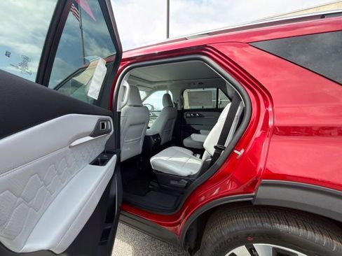 New 2026 Ford Explorer Platinum AWD/4WD image 7