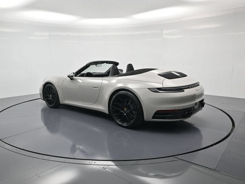 Used 2022 Porsche 911 Carrera S RWD image 3