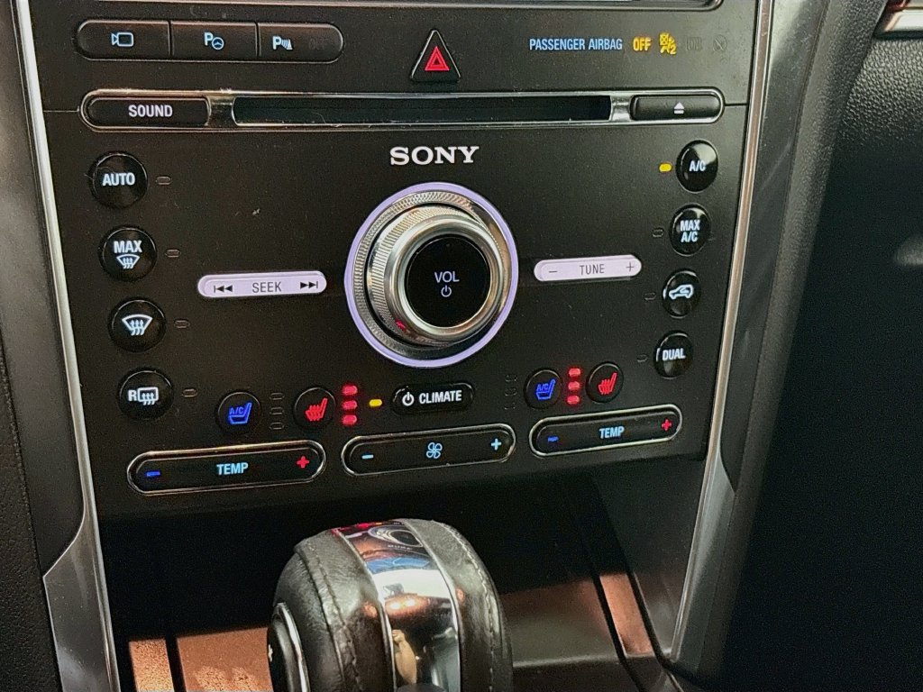 Used 2018 Ford Explorer Limited w/ Equipment Group 301A AWD/4WD image 23