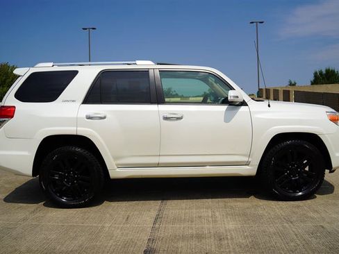 Used 2013 Toyota 4Runner Limited AWD/4WD image 9