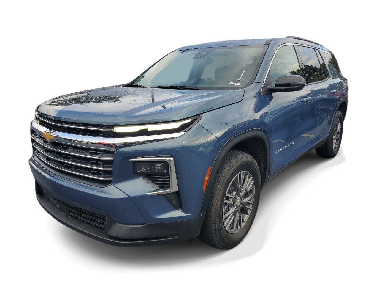 Used 2026 Chevrolet Traverse LT FWD image 2