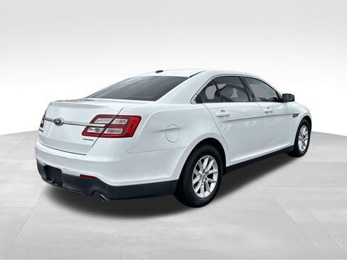 Used 2014 Ford Taurus SE FWD image 5