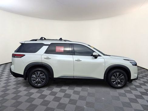 Certified 2023 Nissan Pathfinder SV w/ Black Appearance Package image 10