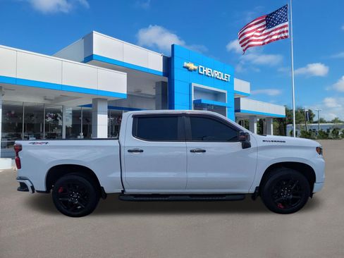 Used 2022 Chevrolet Silverado 1500 RST w/ Redline Edition AWD/4WD image 2