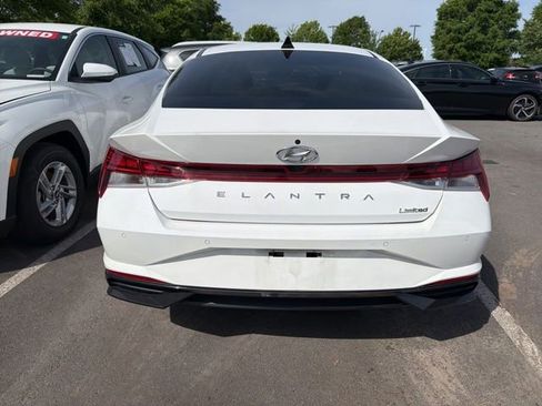 Used 2023 Hyundai Elantra Limited FWD image 5