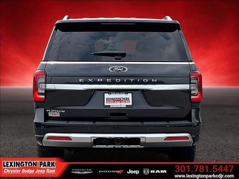 Used 2023 Ford Expedition Platinum AWD/4WD image 6