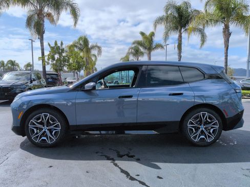 Used 2024 BMW iX xDrive50 w/ Sport Package AWD/4WD image 7