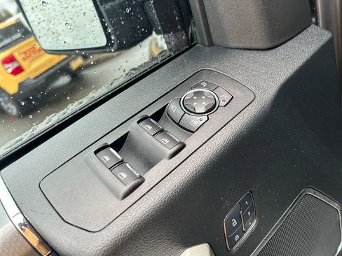 Used 2016 Ford F150 Lariat w/ Equipment Group 502A Luxury AWD/4WD image 18