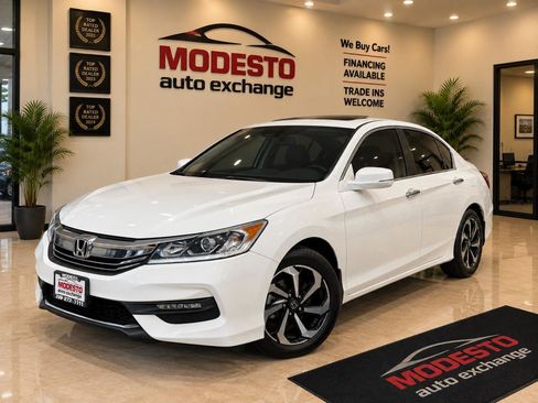 Used 2017 Honda Accord EX image 7