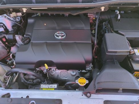 Used 2015 Toyota Sienna LE image 22