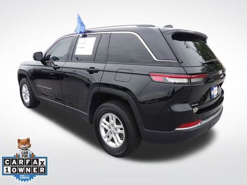Used 2023 Jeep Grand Cherokee Laredo AWD/4WD image 8