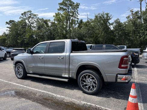 Used 2019 RAM 1500 Laramie RWD image 2
