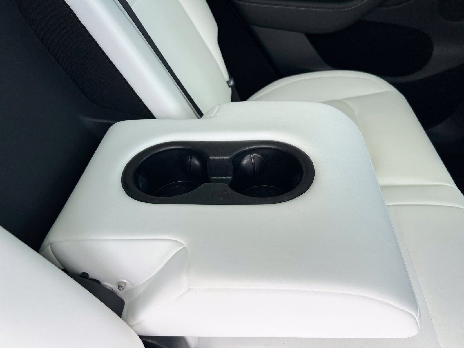 Used 2025 Tesla Model Y Long Range RWD image 59