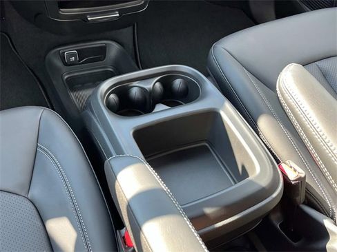 New 2026 Chrysler Pacifica Select image 14