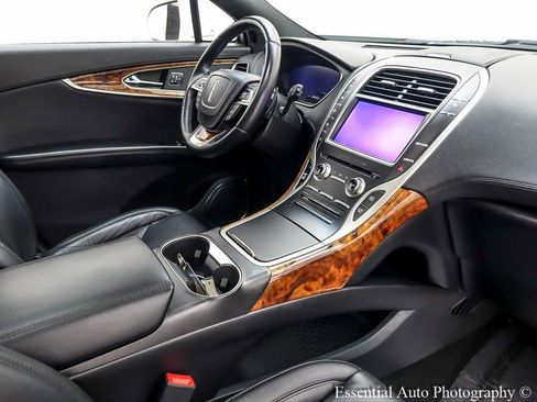 Used 2019 Lincoln Nautilus Select image 30