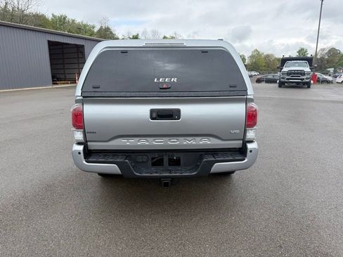 Used 2022 Toyota Tacoma TRD Off-Road w/ TRD Premium Off Road Package AWD/4WD image 5