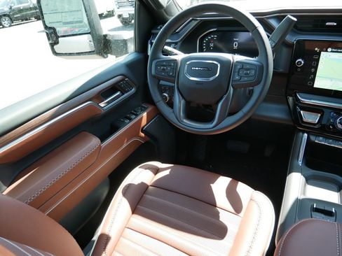 New 2026 GMC Sierra 3500 Denali Ultimate AWD/4WD image 11