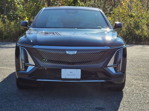 New 2026 Cadillac Lyriq Premium Luxury image 2