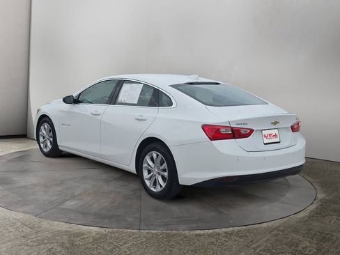 Used 2025 Chevrolet Malibu LT FWD image 3