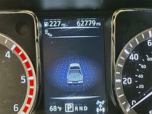 Used 2018 Nissan Titan SL w/ Midnight Edition image 13