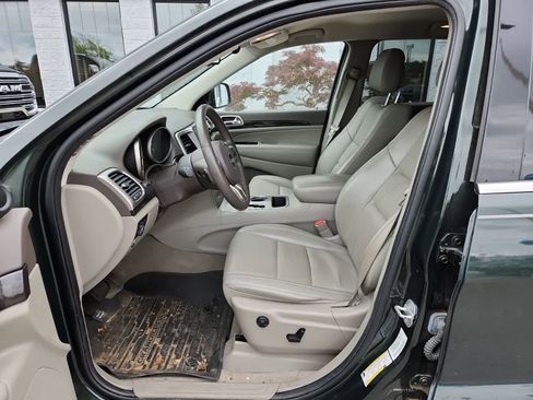 Used 2011 Jeep Grand Cherokee Laredo AWD/4WD image 15