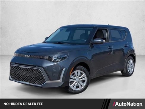 Used 2023 Kia Soul LX FWD image 1