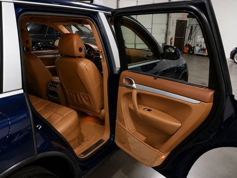 Used 2005 Porsche Cayenne Turbo AWD/4WD image 26