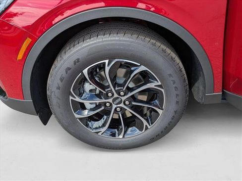 New 2025 Lincoln Nautilus Premier image 16