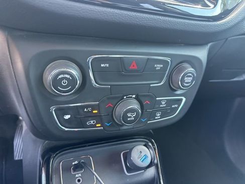 Used 2020 Jeep Compass Latitude FWD image 6