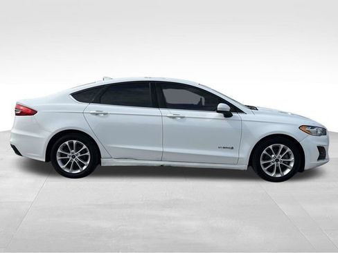 Used 2019 Ford Fusion SE image 8