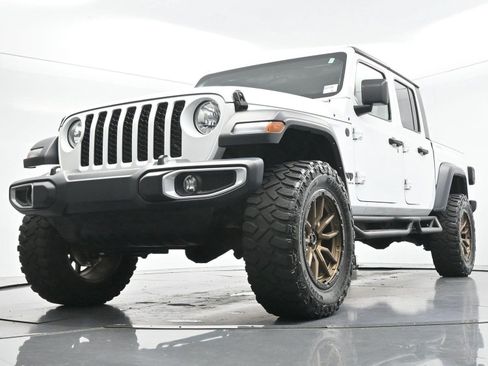 Used 2023 Jeep Gladiator Sport AWD/4WD image 41