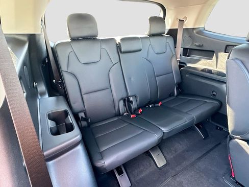 Used 2025 Kia Telluride EX w/ EX Captain's Chair Package image 29
