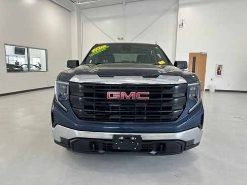 Used 2022 GMC Sierra 1500 Pro w/ Pro Value Package AWD/4WD image 3