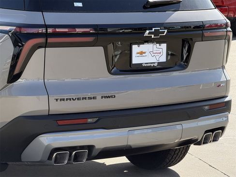 New 2026 Chevrolet Traverse Z71 w/ Enhanced Driving Package image 6