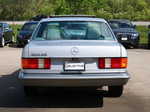 Used 1990 Mercedes-Benz 300 SE image 7